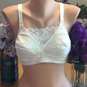 AMOEMA 42A Ivory Isabel Wire-Free Camisole WF Bra